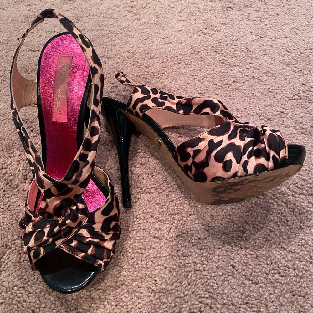 Betsy Johnson leopard heels